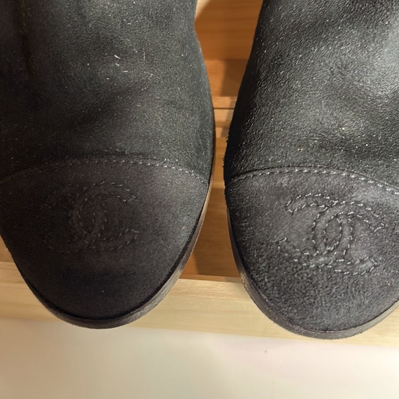 Chanel Black suede wool fur boots - Picture 2 of 13